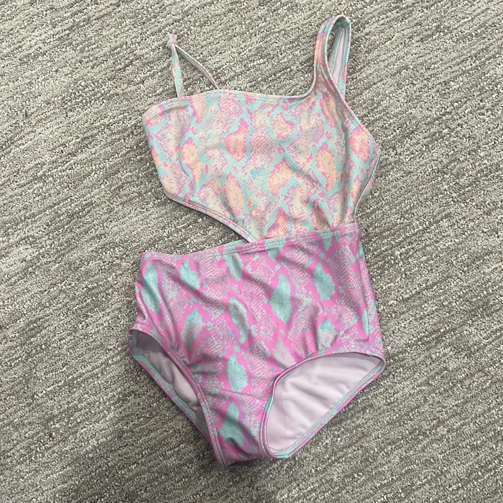 Cat & Jack 1 Piece Swimsuit